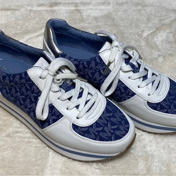 Michael Kors Monique Trainer Lace Up Sneakers MK Signature gold cream size 9/9.5 - Picture 2 of 3